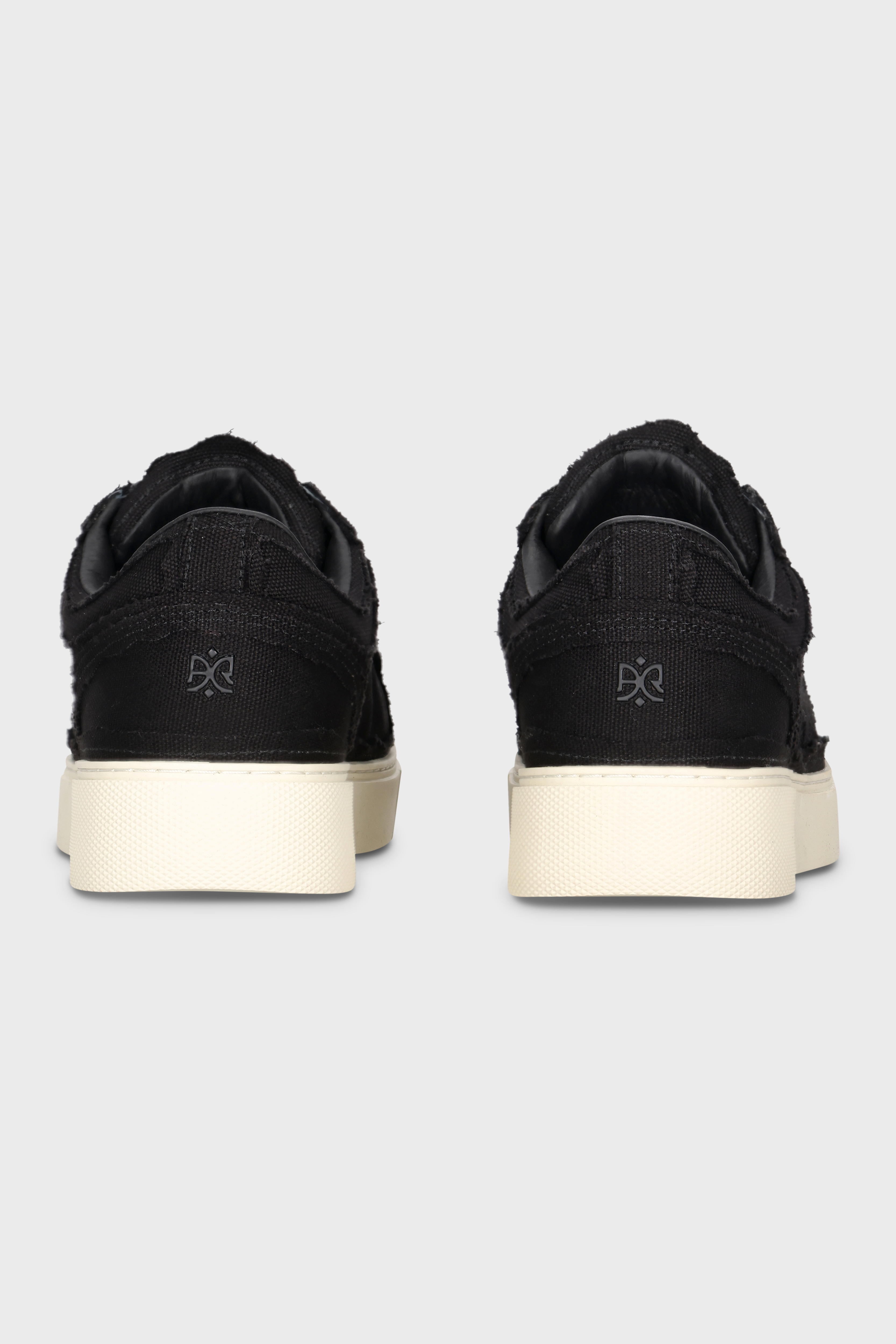 סניקרס Pivot Cross Black
