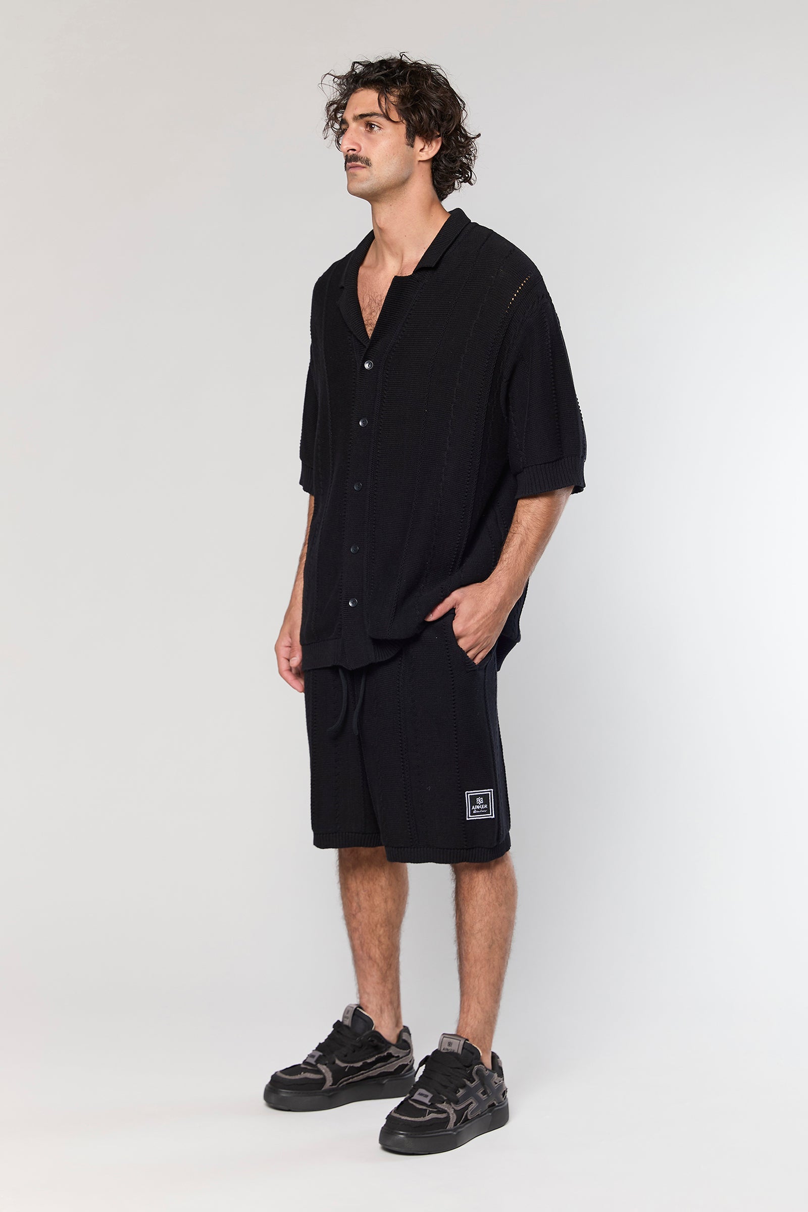 חולצה מכופתרת Black 720