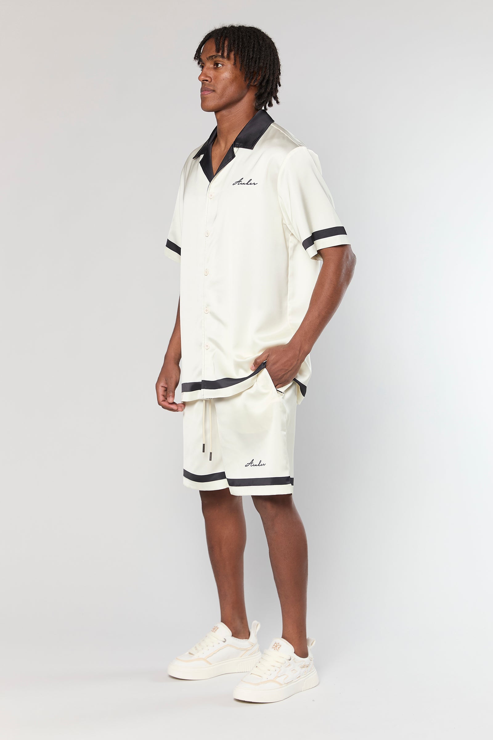 מכנס קצר Satin 841 White