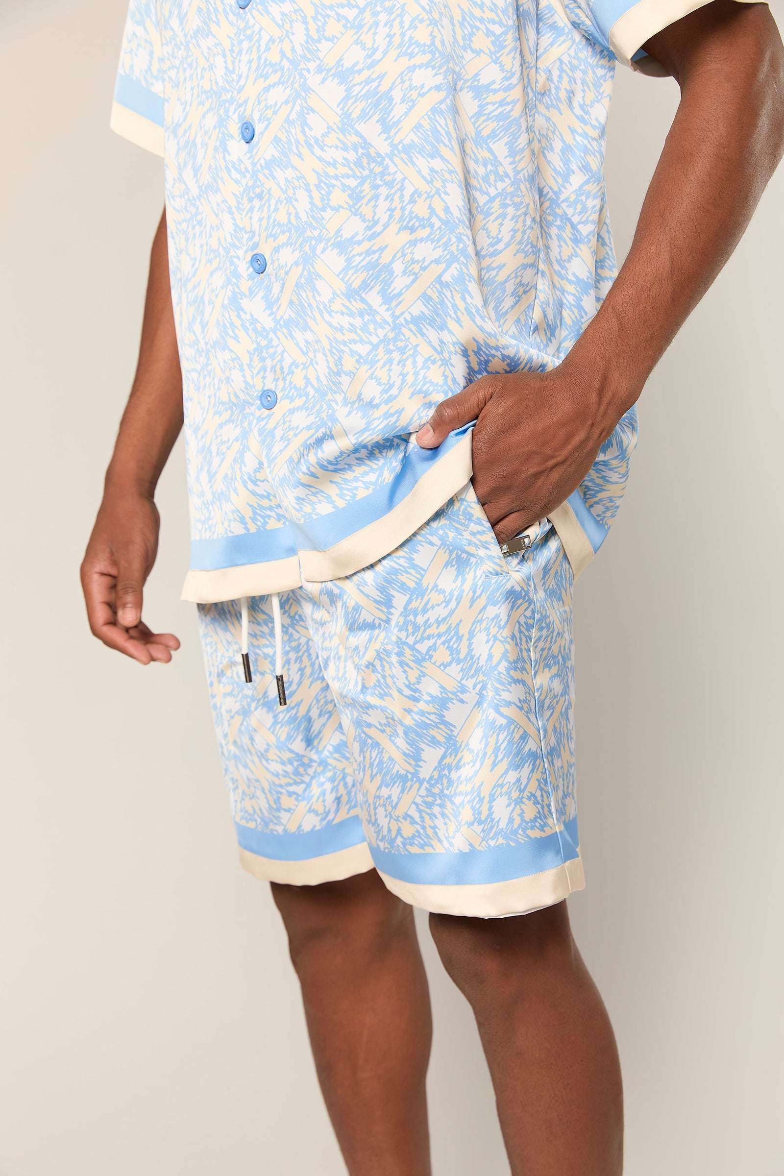 מכנס קצר Satin 839 Light Blue