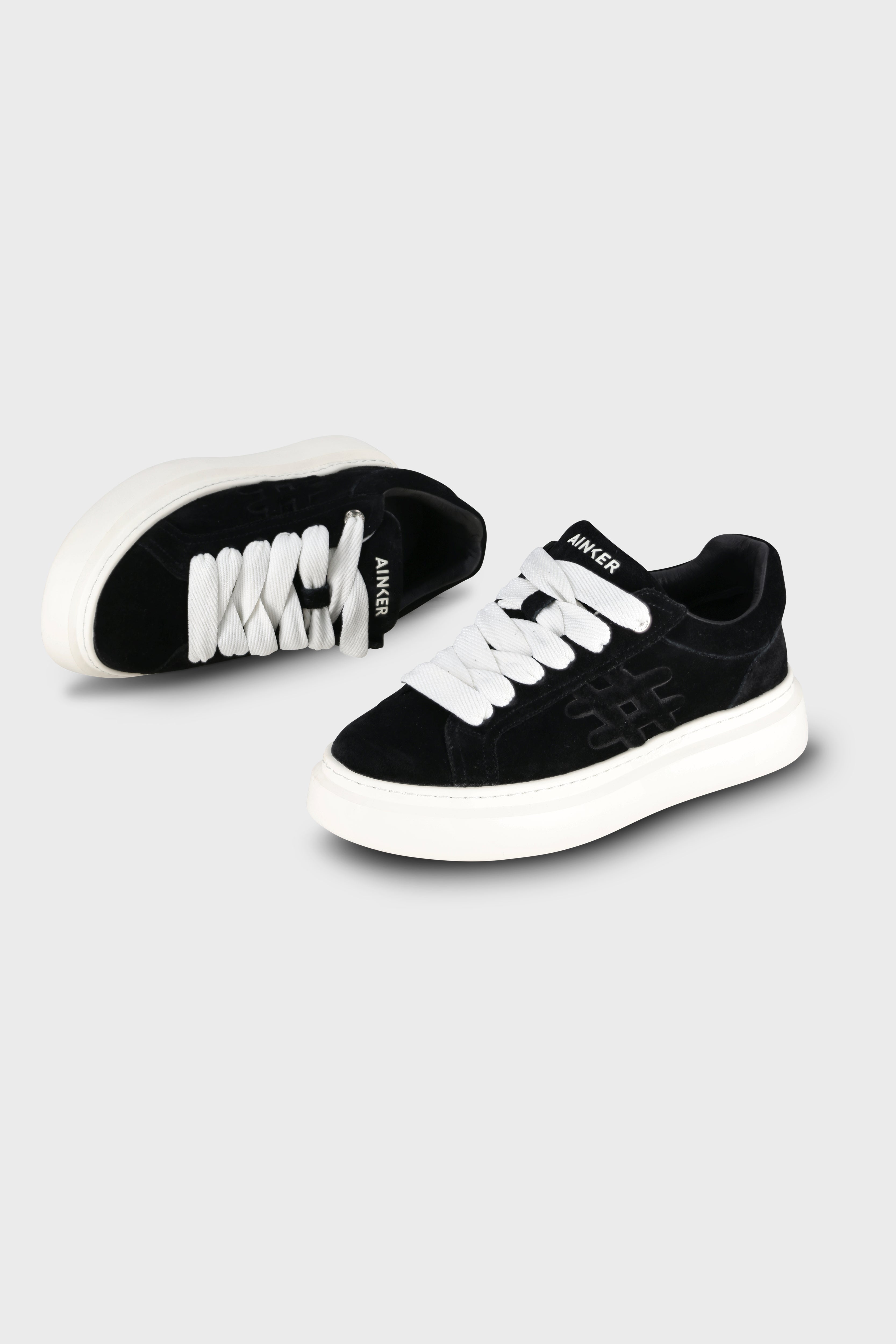 סניקרס Drop Line Black Suede