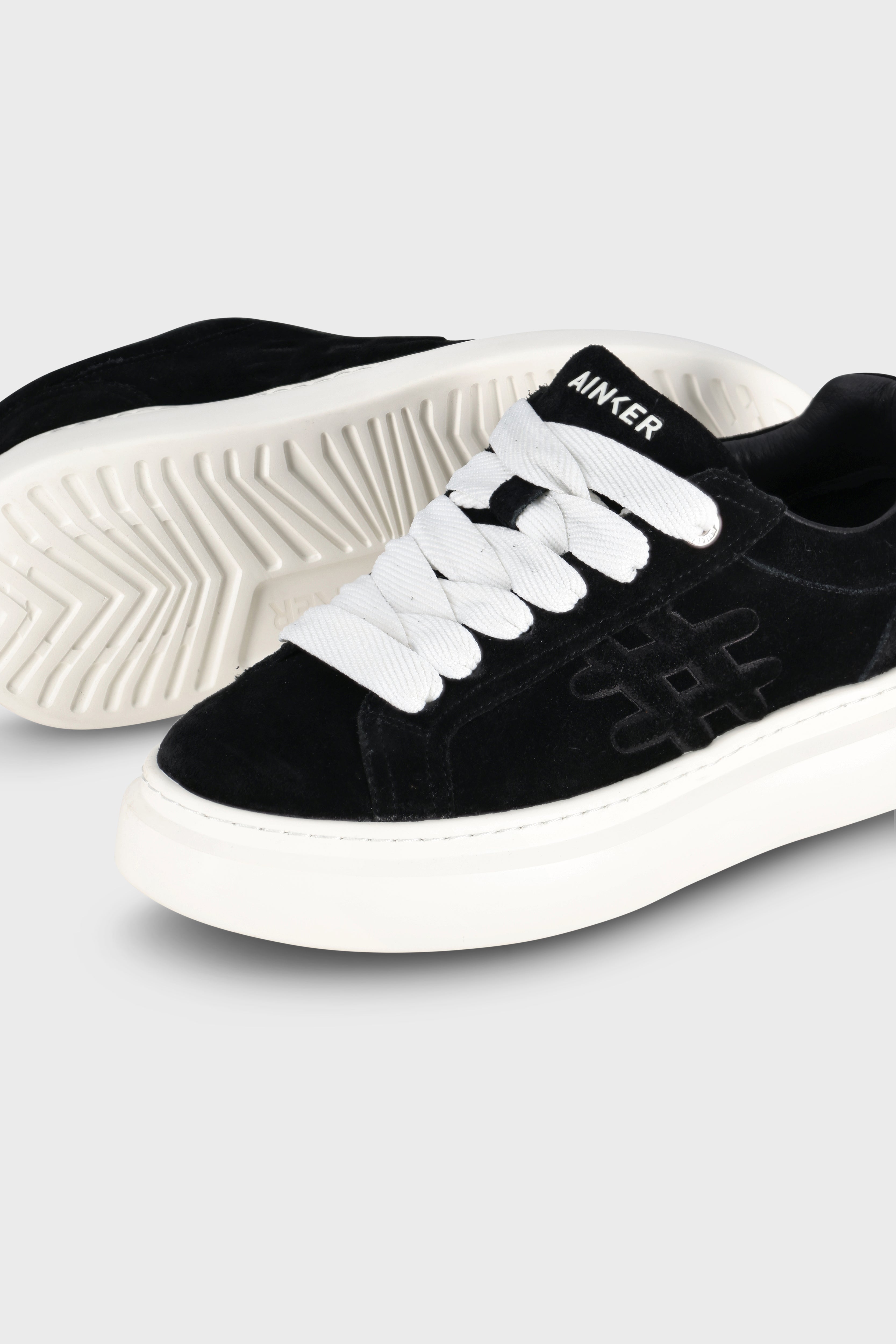 סניקרס Drop Line Black Suede