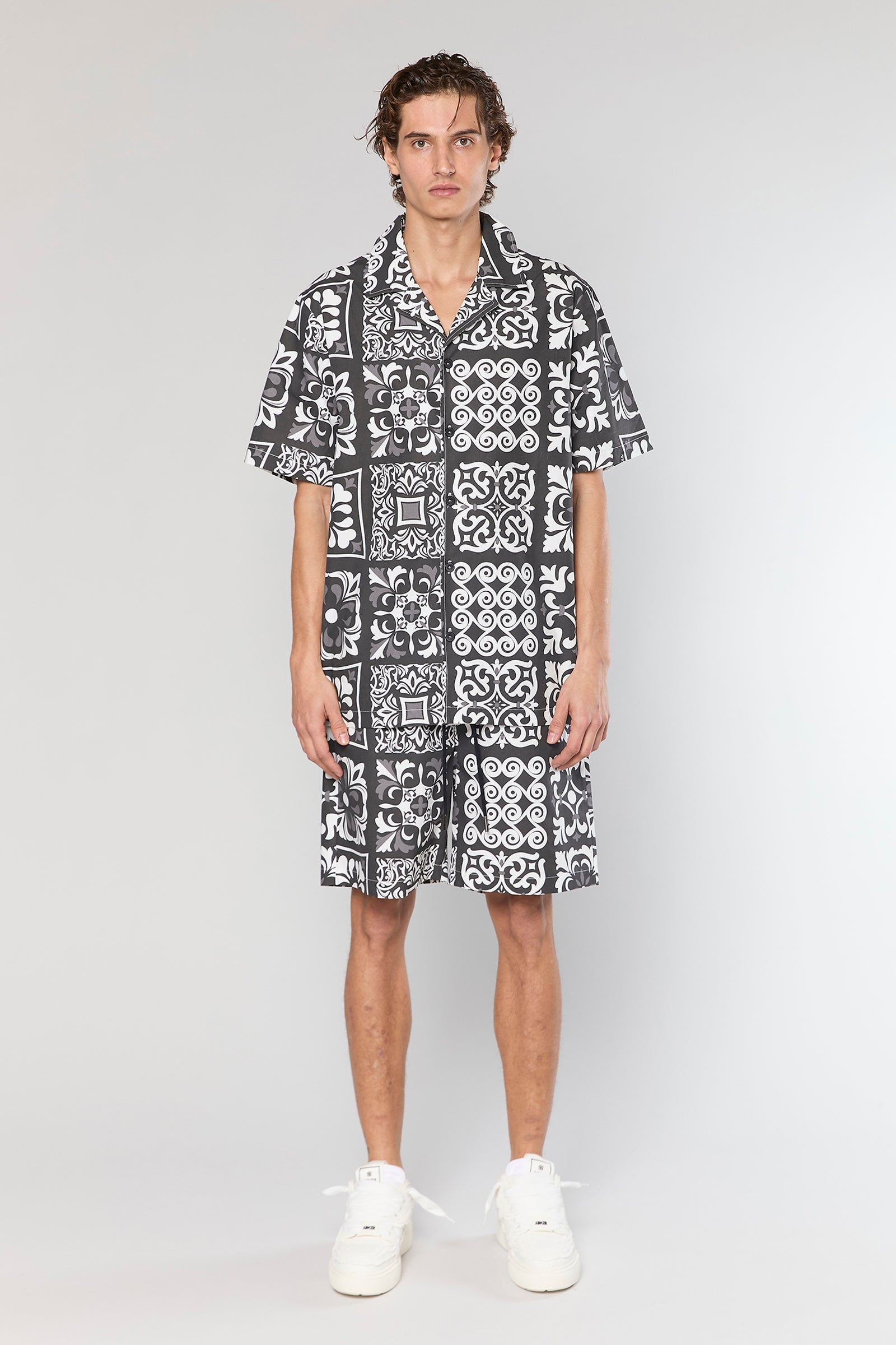 חולצה מכופתרת Cotton Poplin 840 Black