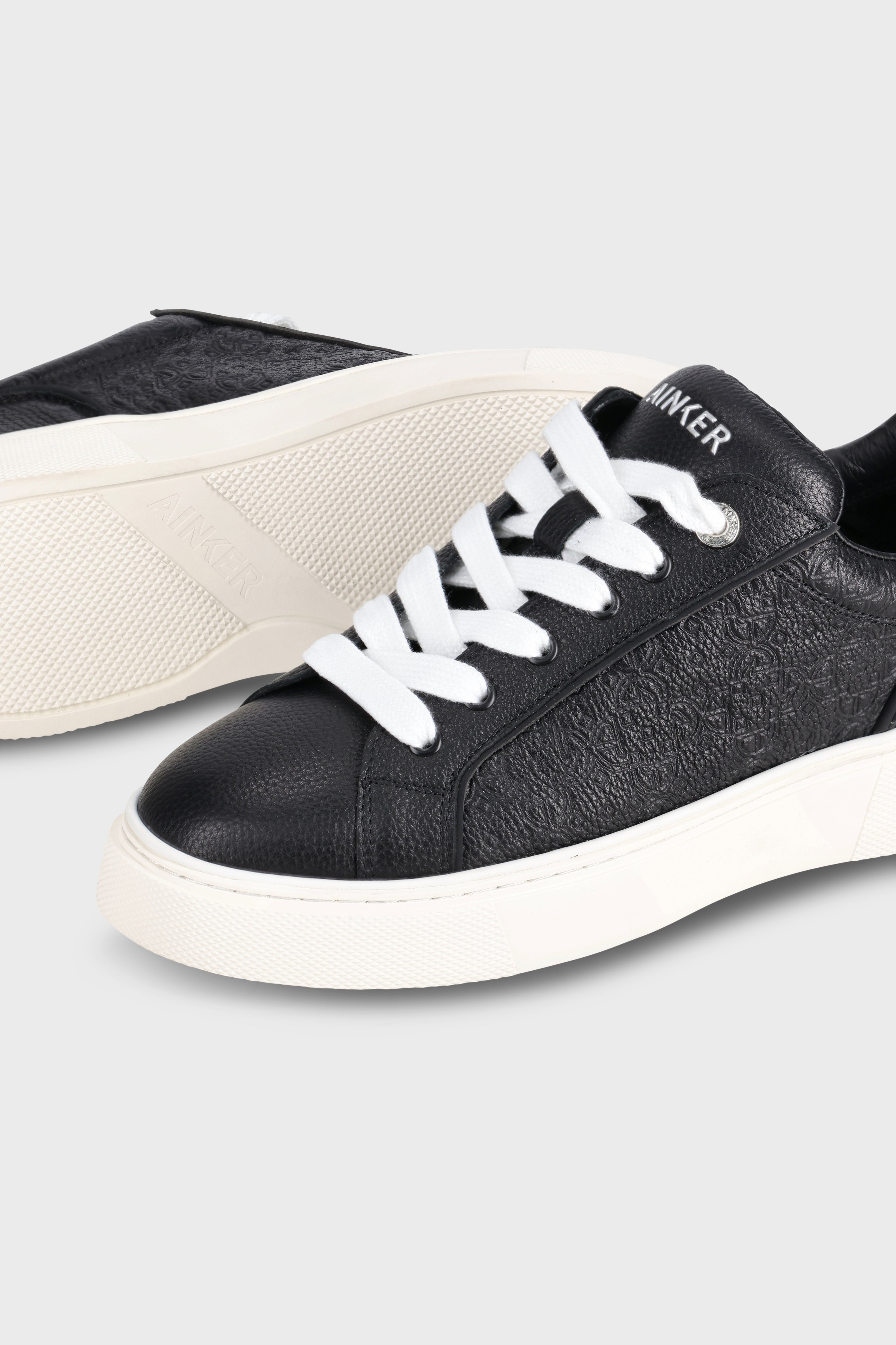 סניקרס Pivot White Black Leather