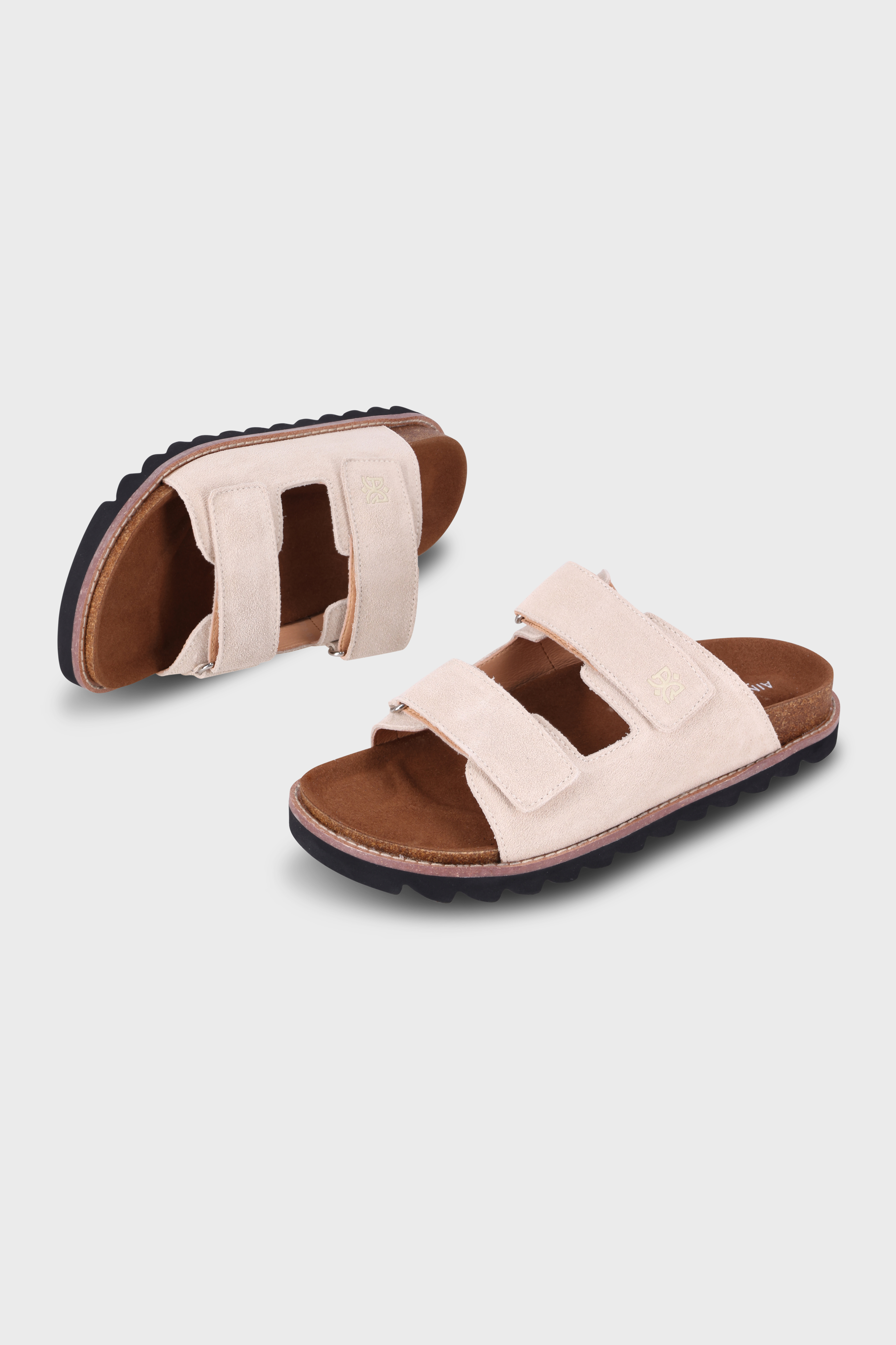 נעליים Velo Suede Off-White