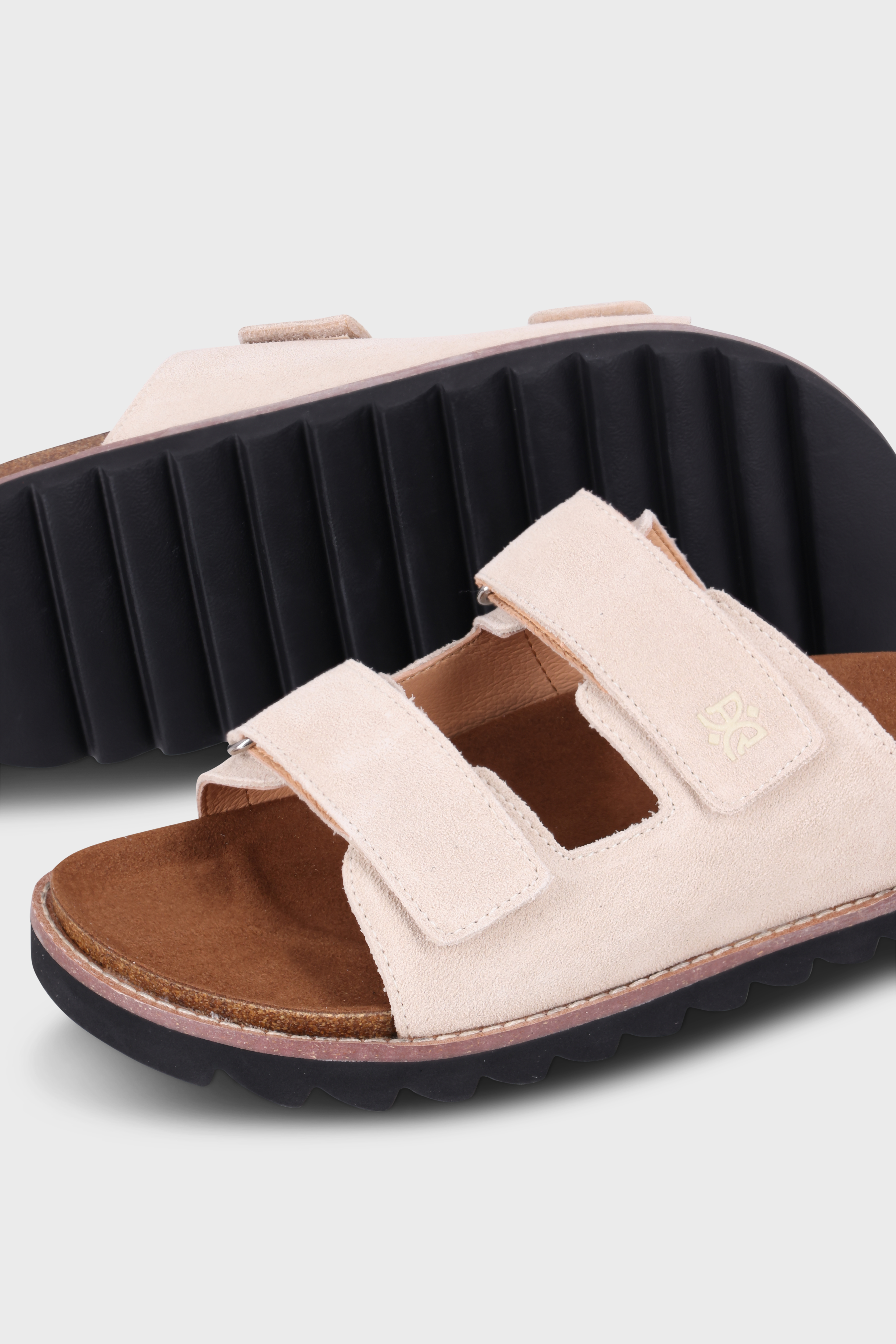 נעליים Velo Suede Off-White