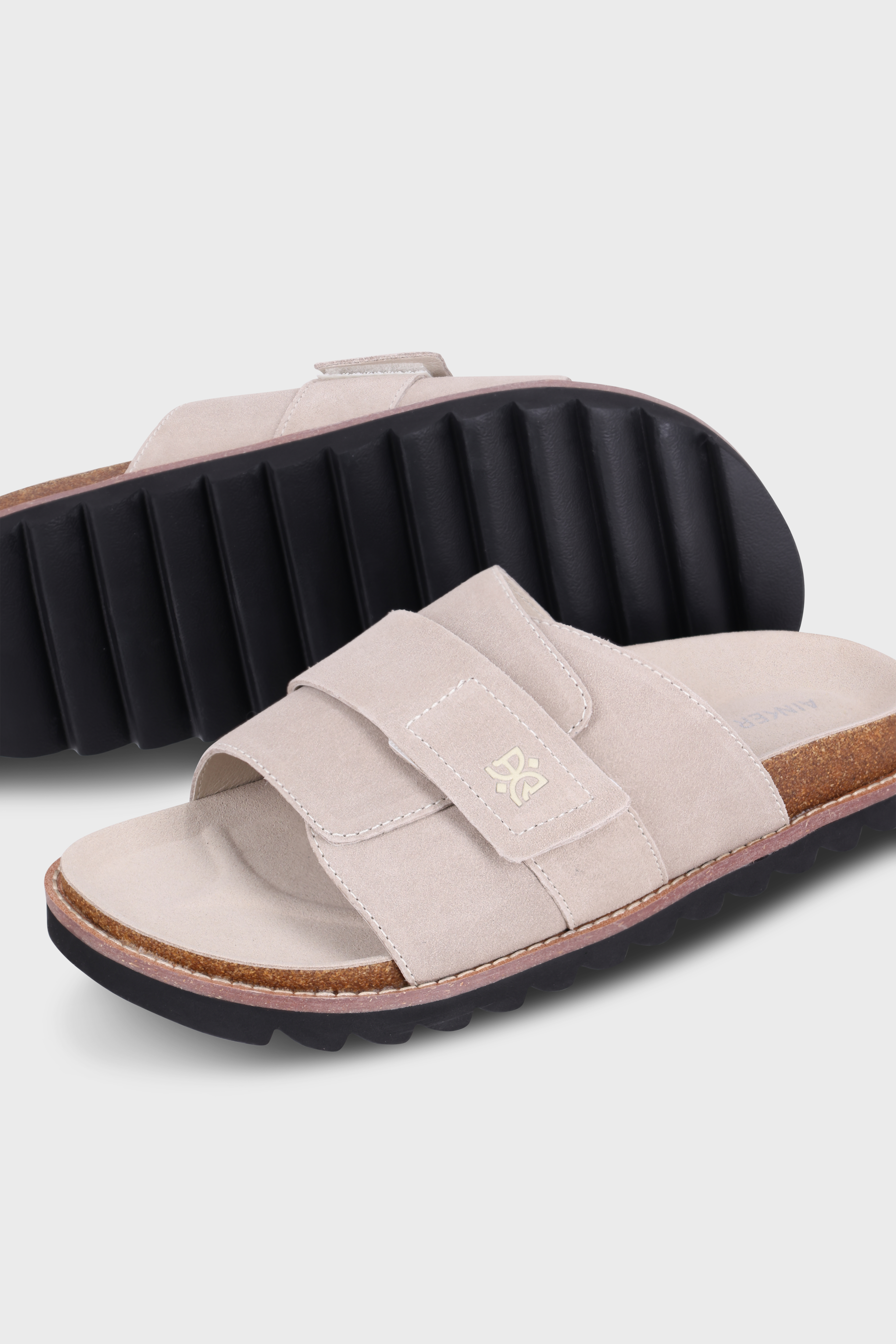 נעליים Regent X Suede Off White