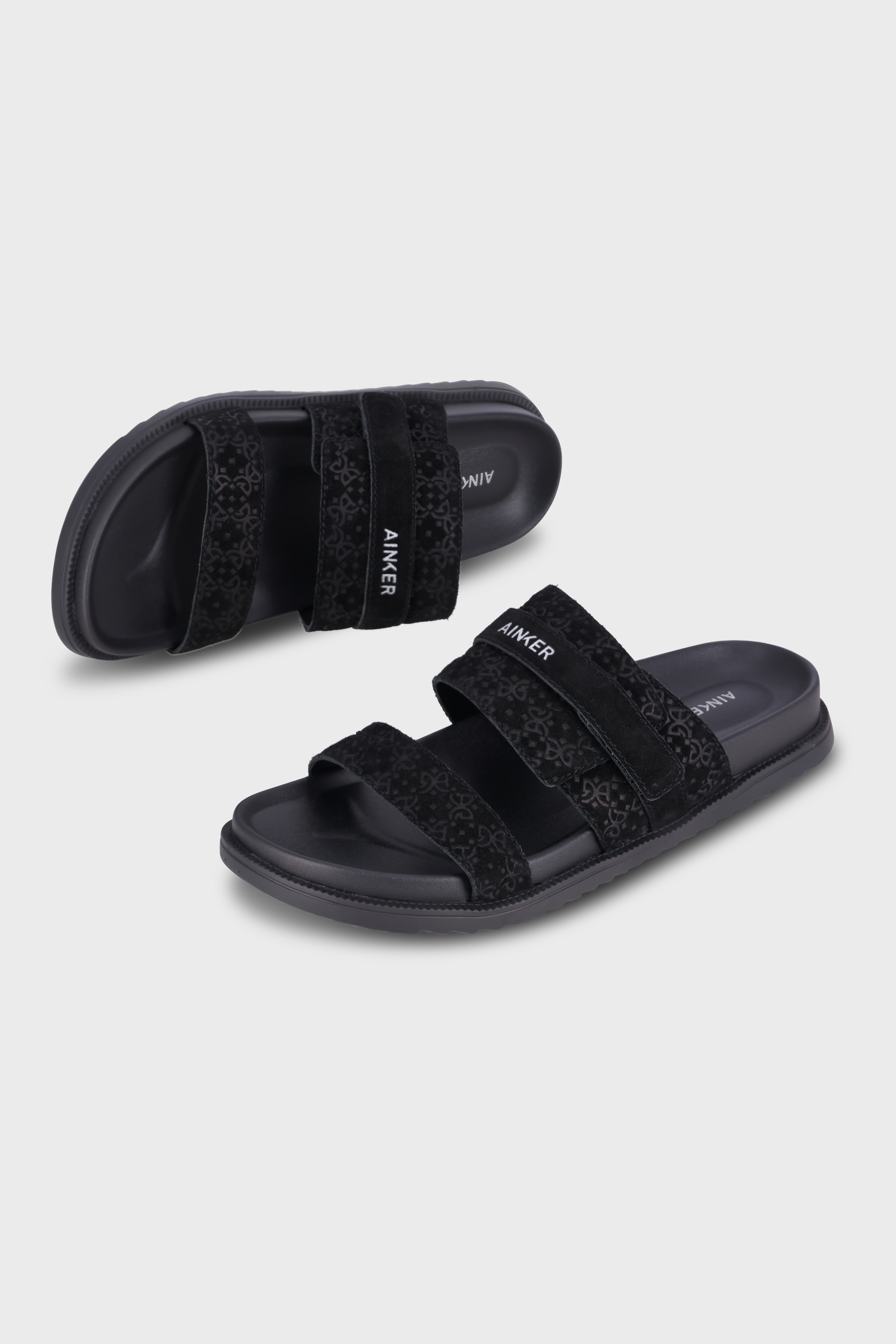 נעליים Atelier Black Suede