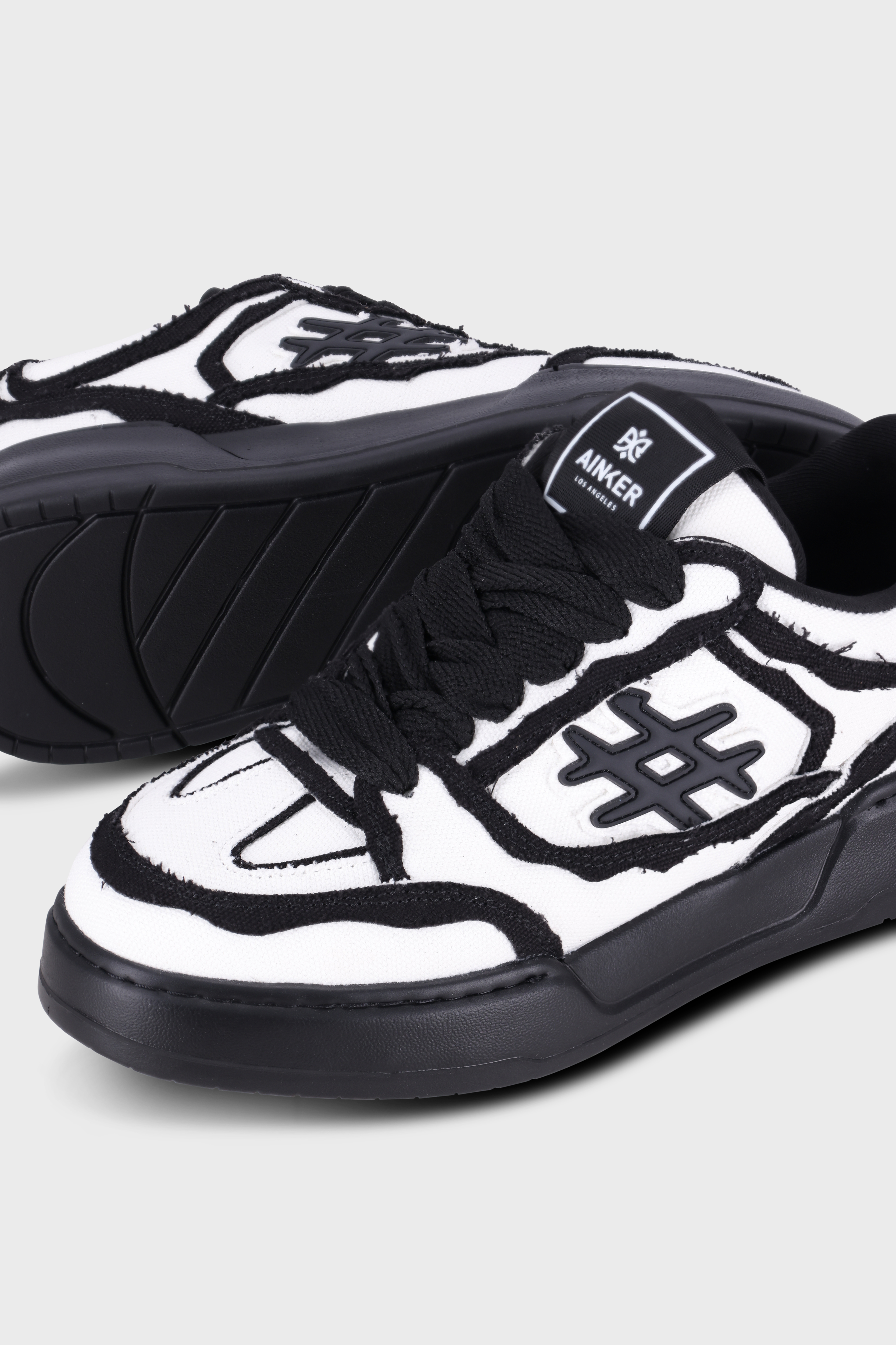 סניקרס Shark Canvas White Black