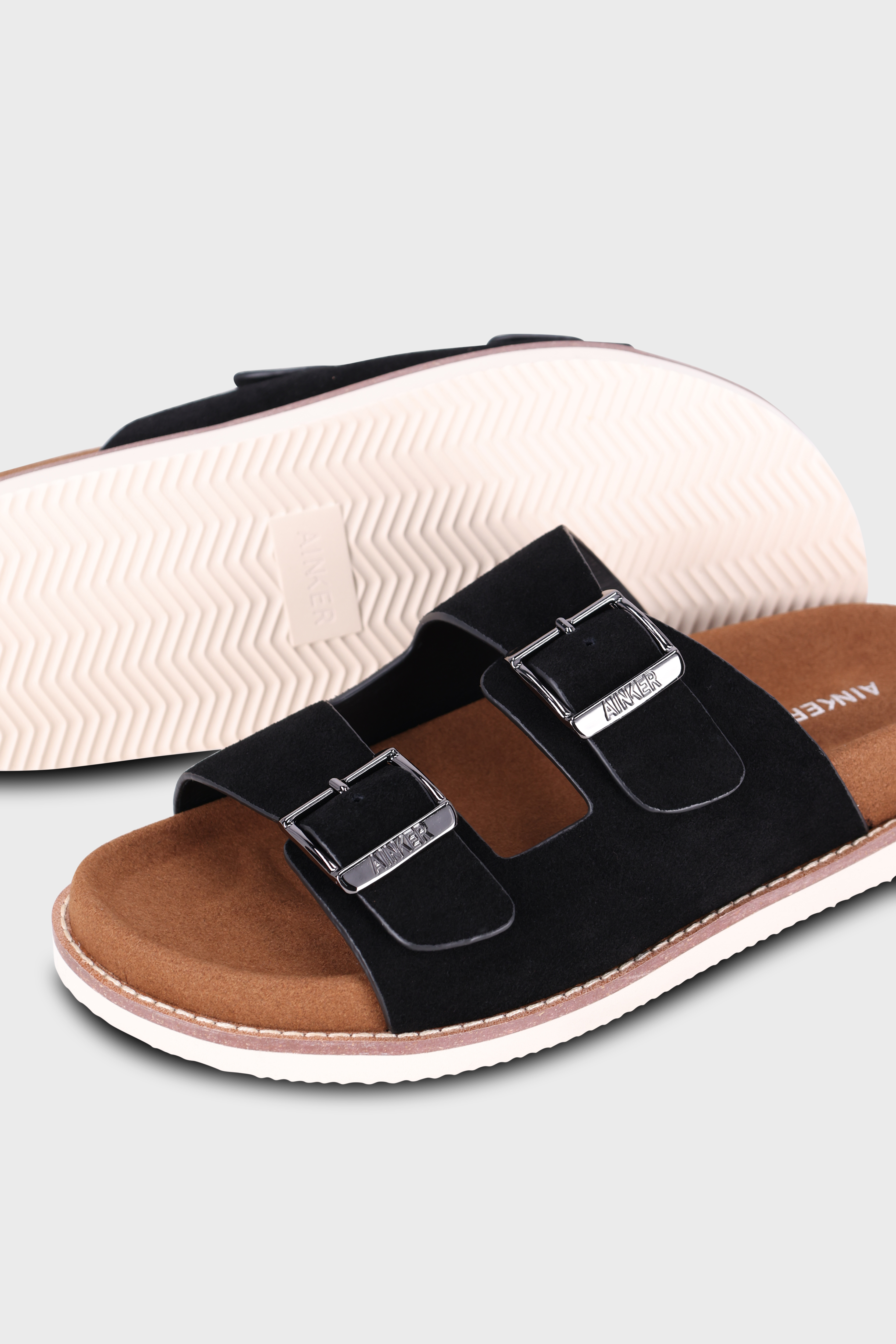 נעליים Ascot Black Suede