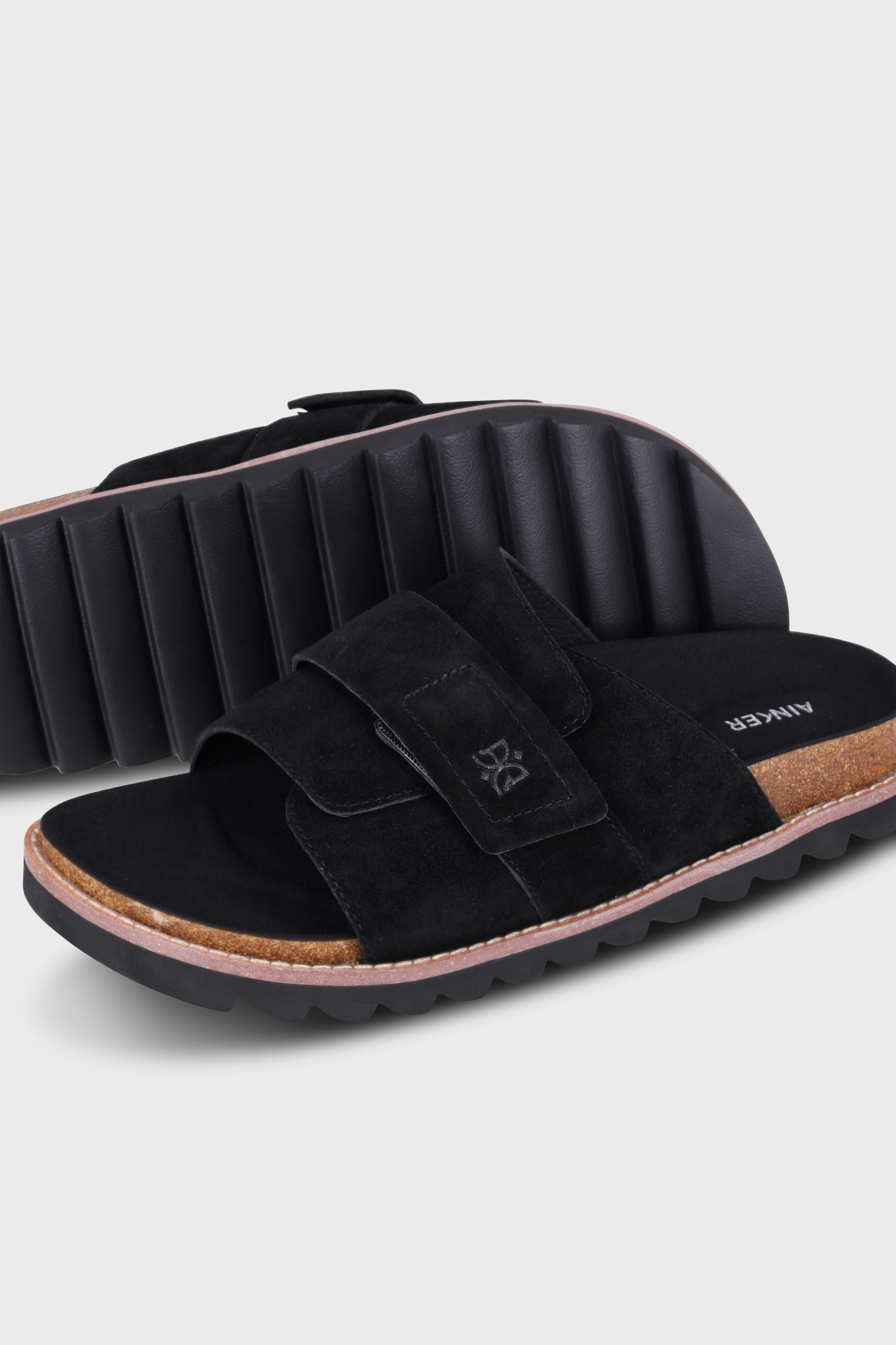 נעליים Regent Suede Black