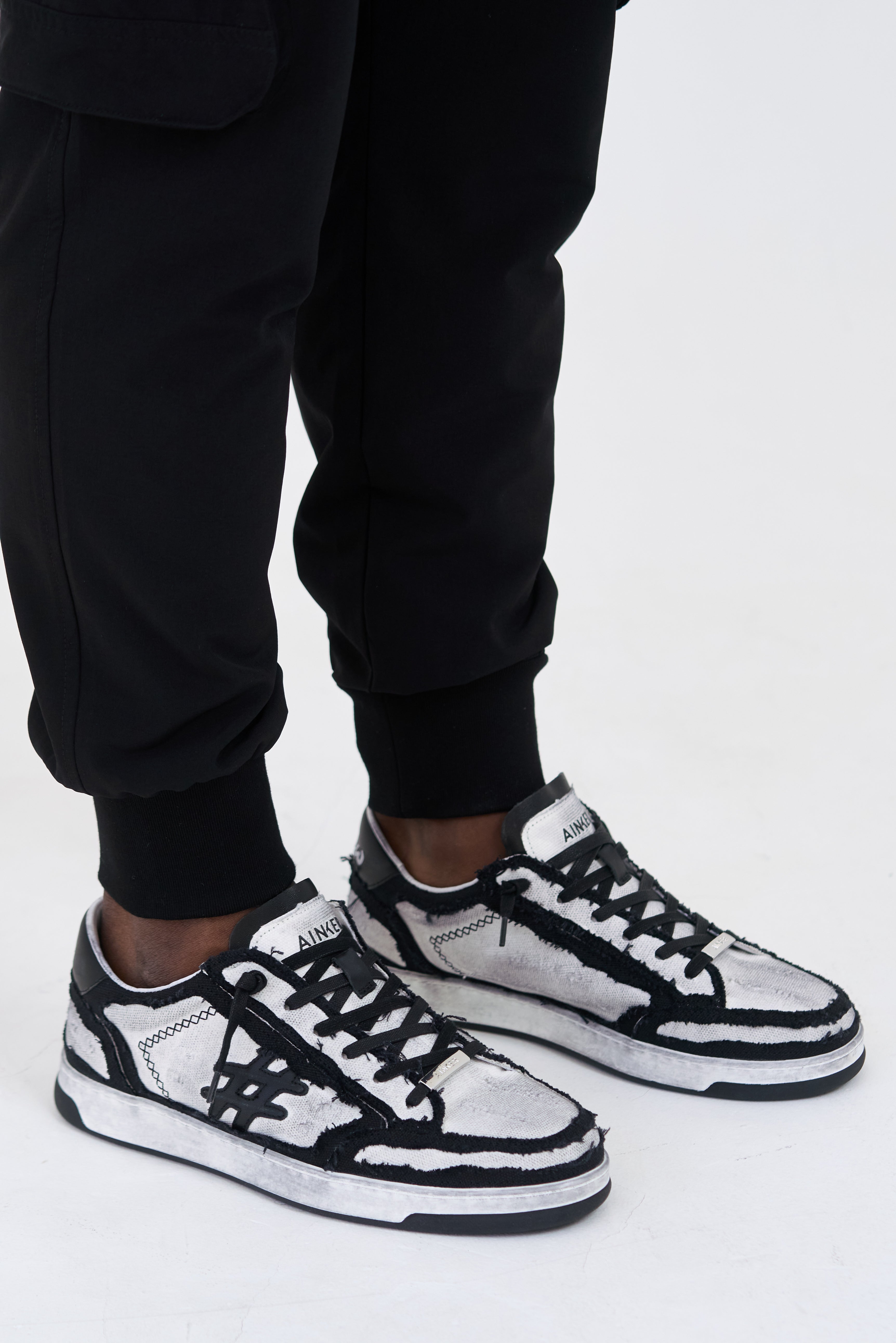 פריט שחור