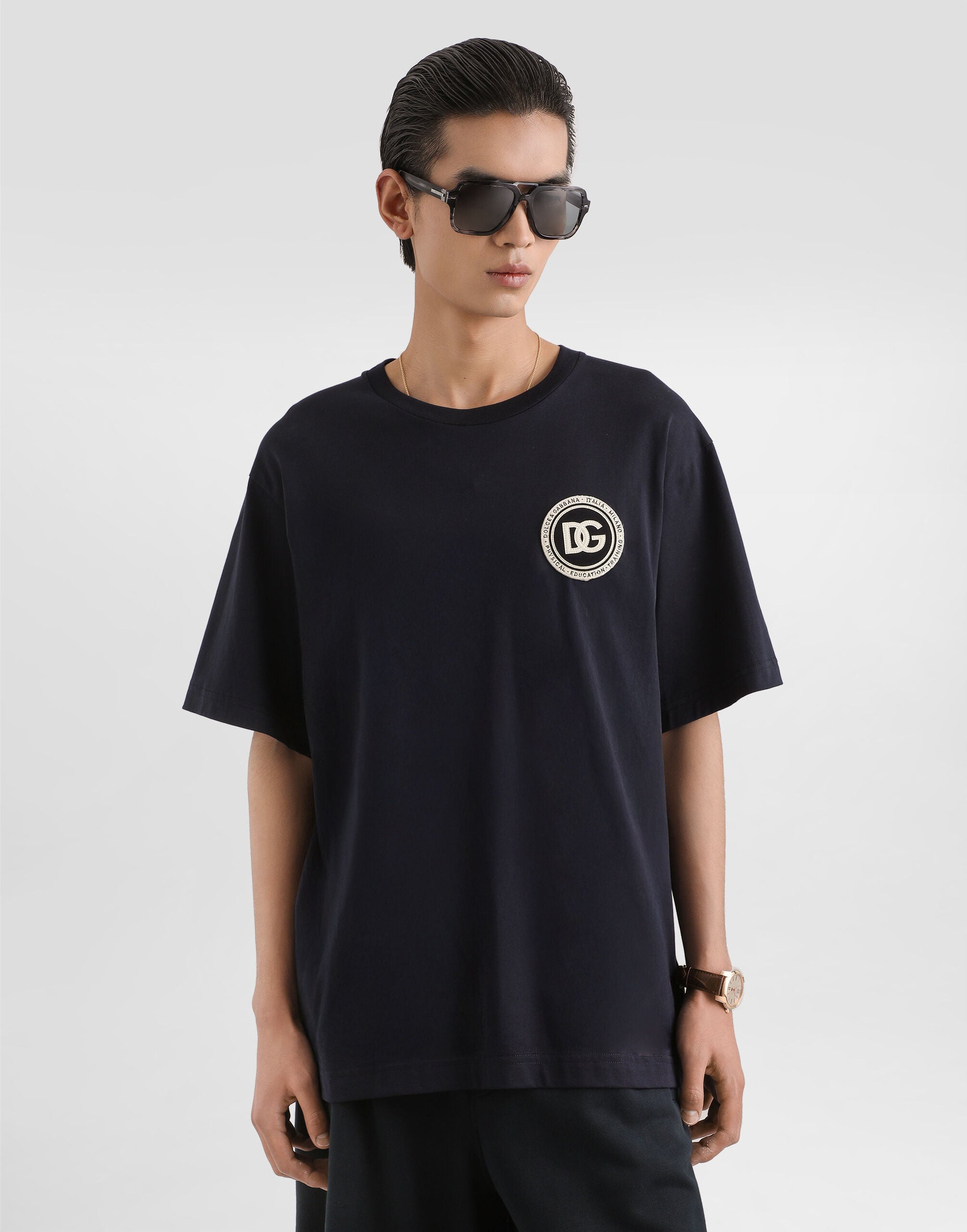 Dolce & Gabbana חולצת טי כחולה מכותנה עם פאץ' לוגו